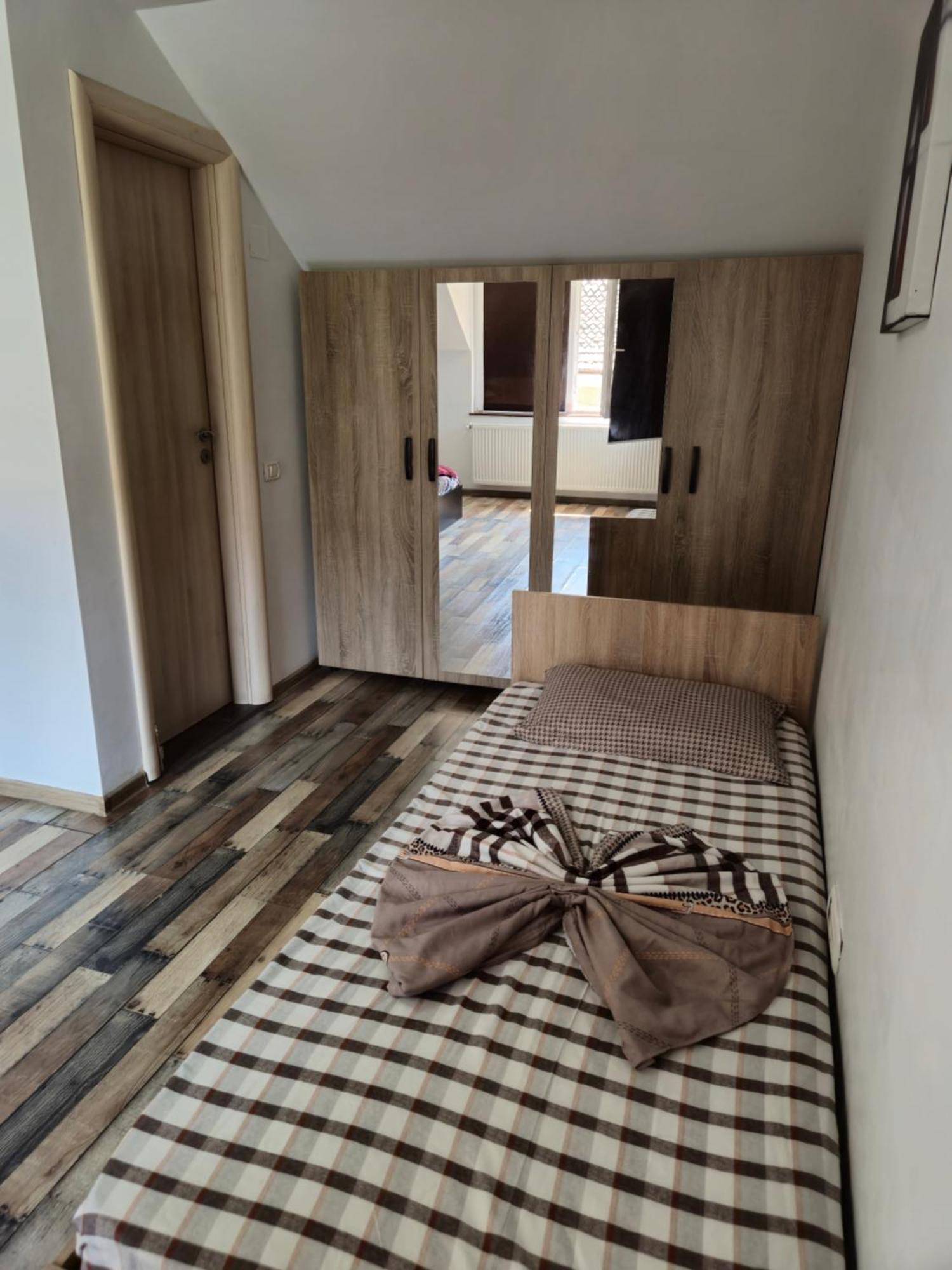Apartamente De Inchiriat Lucky House Braşov Extérieur photo